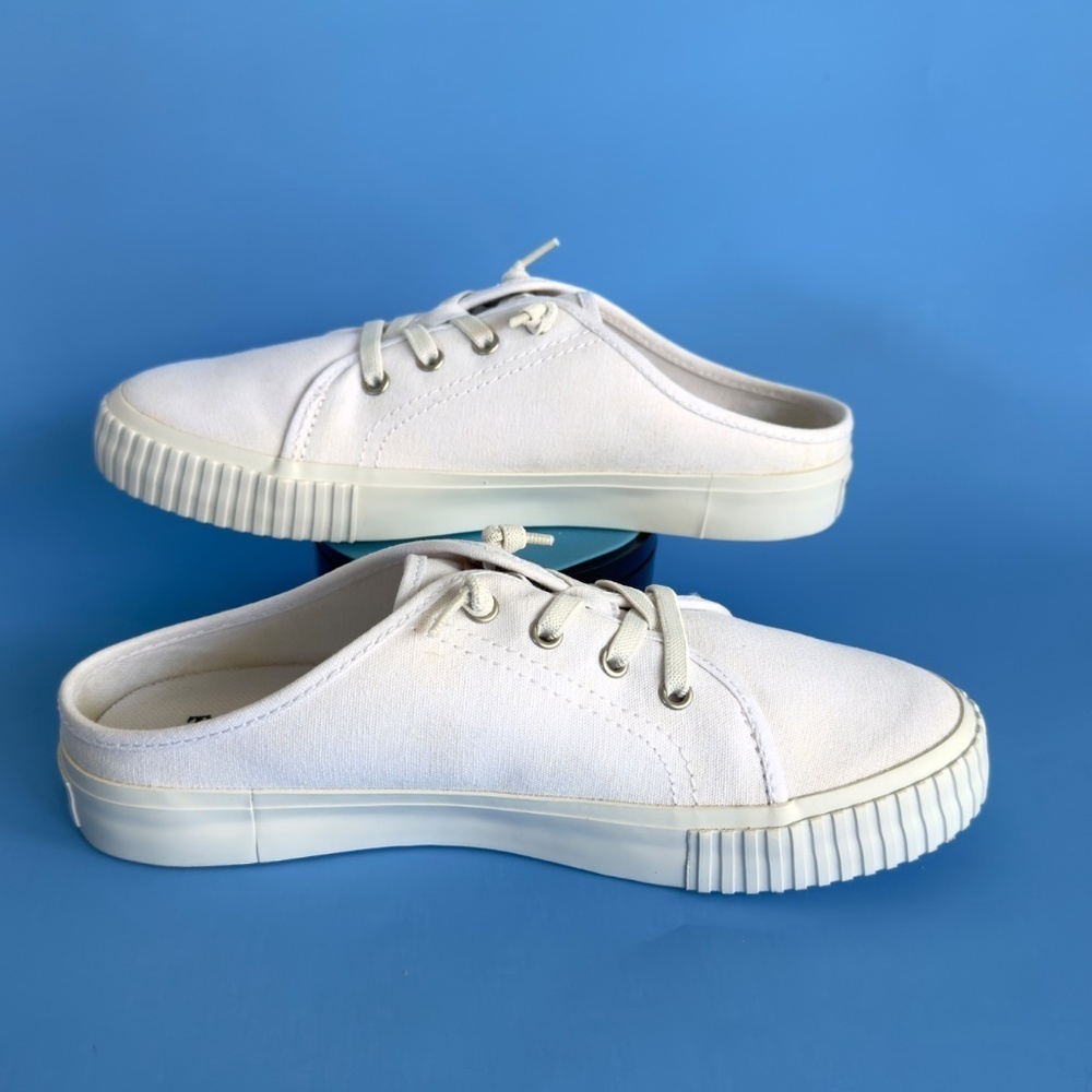 Timberline Skyla Bay White Canvas Mule Clog